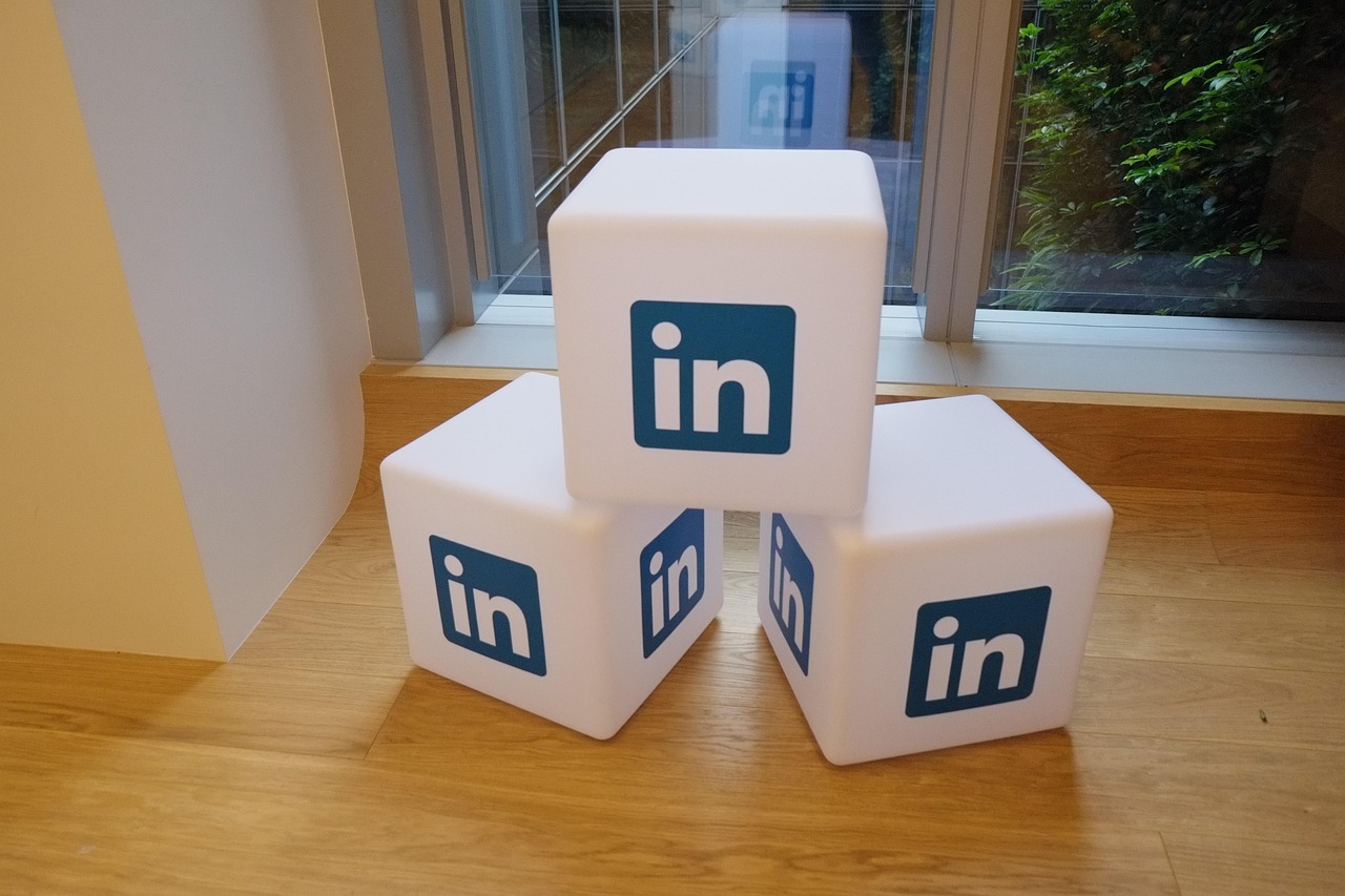 3 Linkedin blocks
